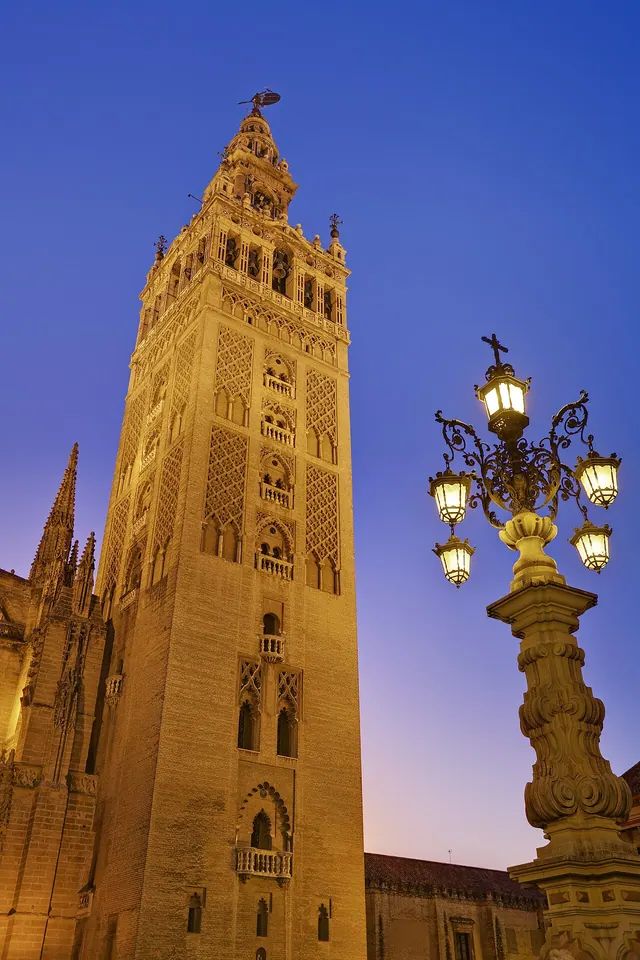 Catedral de Sevilla y Giralda的真实场所资料照片