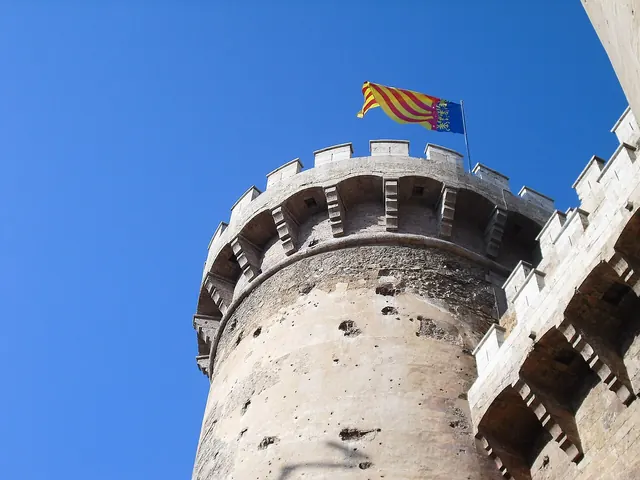 瓦伦西亚历史城门Torres de Quart石塔外观实景照片